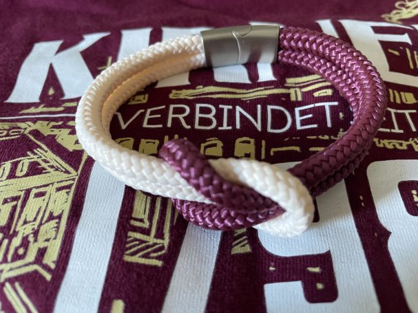 KIRNER und das Paracord-Armband verbinden